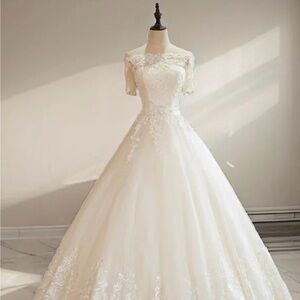 Elegant Lace Bridal Gown